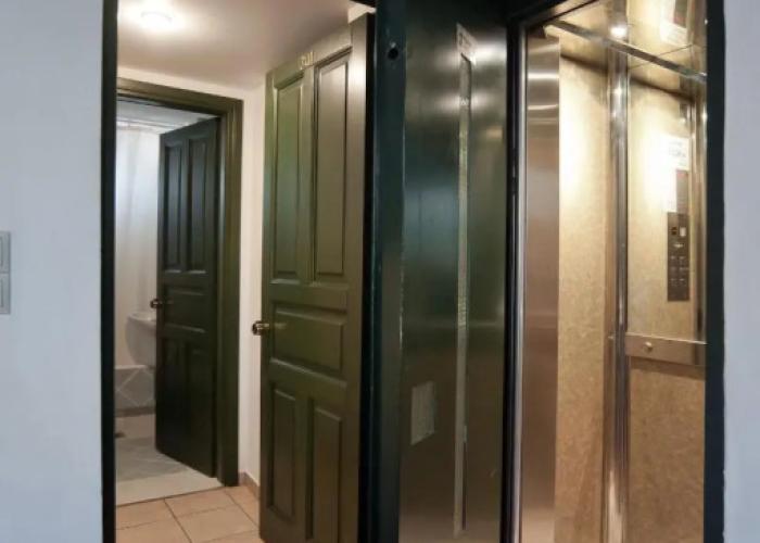 Artemis Hotel