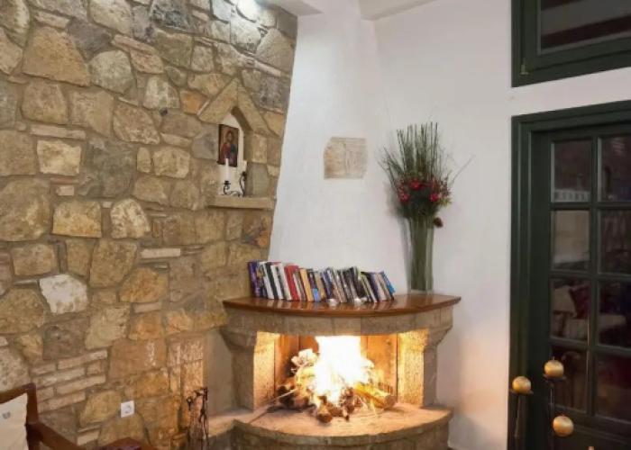 Artemis Hotel