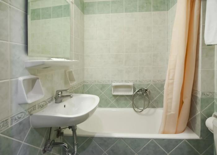 Artemis Hotel