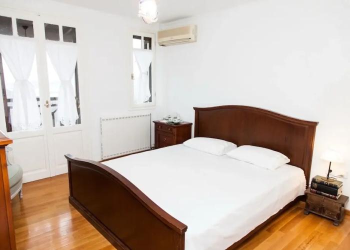 Apollon Stone Villa in Delphi