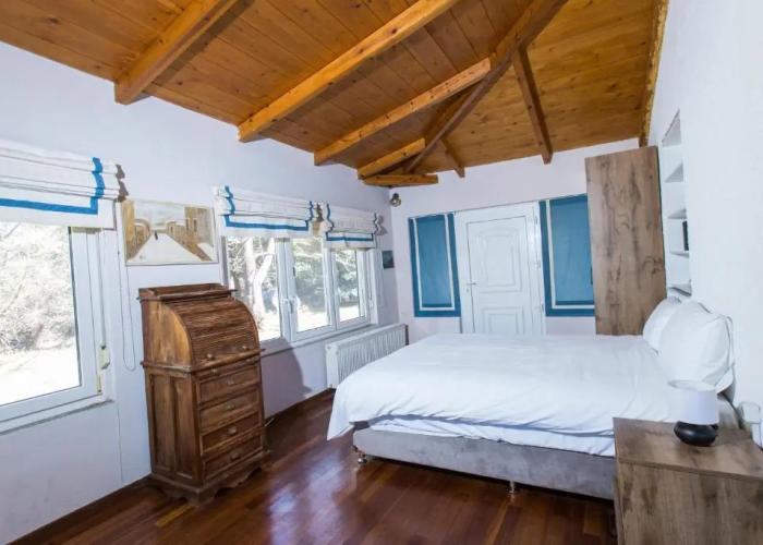 Raise Polydrosos Mountain stay