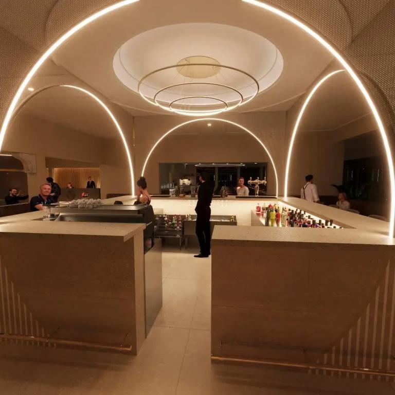 фото V Hotel Delphi