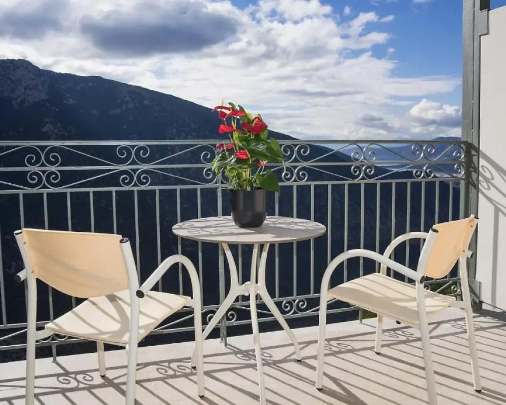 фото V Hotel Delphi