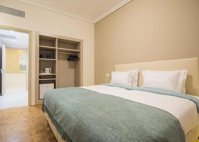 V Hotel Delphi