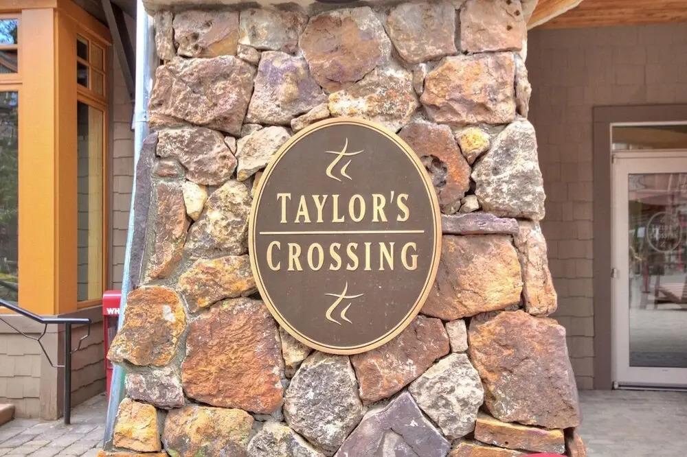 Tx205 Taylors Crossing 2 Bedroom Condo by RedAwning