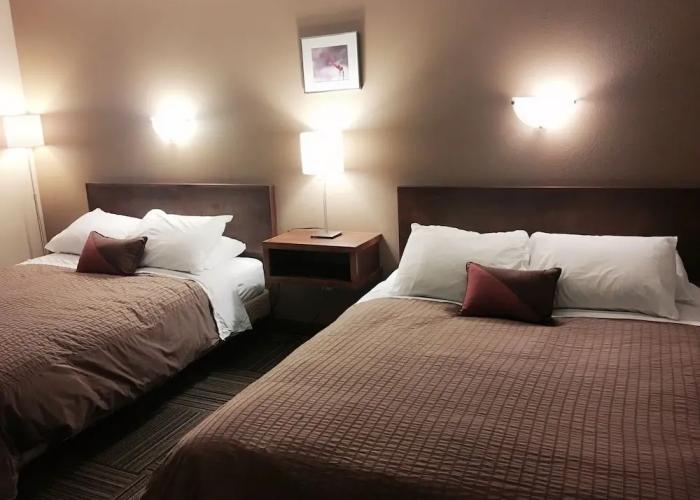The Canterbury Inn of Downtown Invermere
