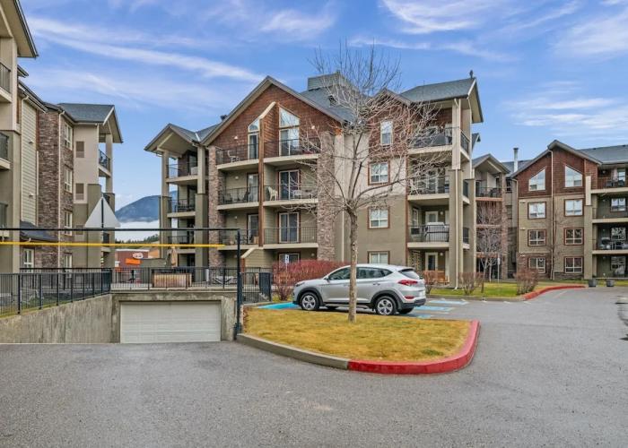 AMAZING 3Br Condo | Heated Pool & Hot Tub | Hm Theatre | Fire Table | Pool Table