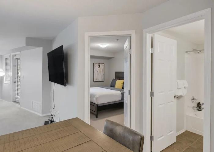 AMAZING 3Br Condo | Heated Pool & Hot Tub | Hm Theatre | Fire Table | Pool Table