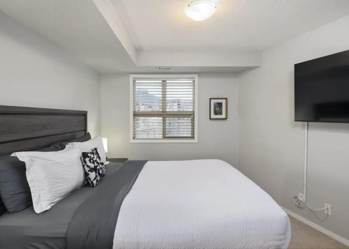 AMAZING 3Br Condo | Heated Pool & Hot Tub | Hm Theatre | Fire Table | Pool Table