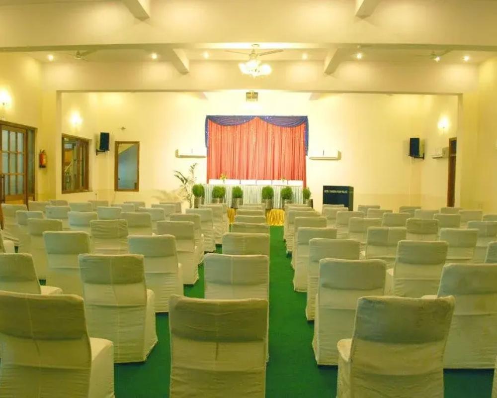 фото Chandra Pushp Palace