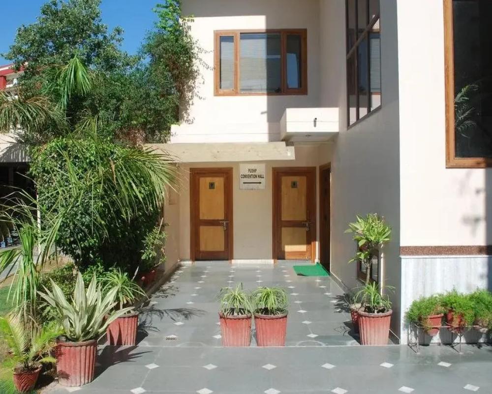 фото Chandra Pushp Palace