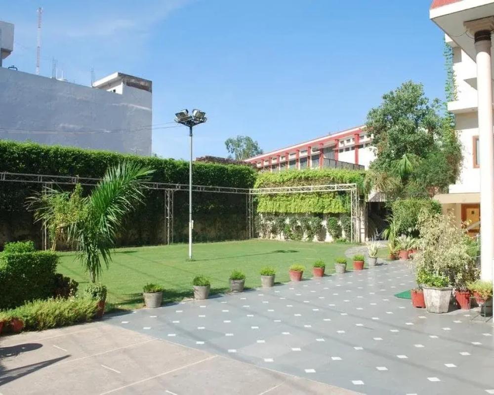 фото Chandra Pushp Palace