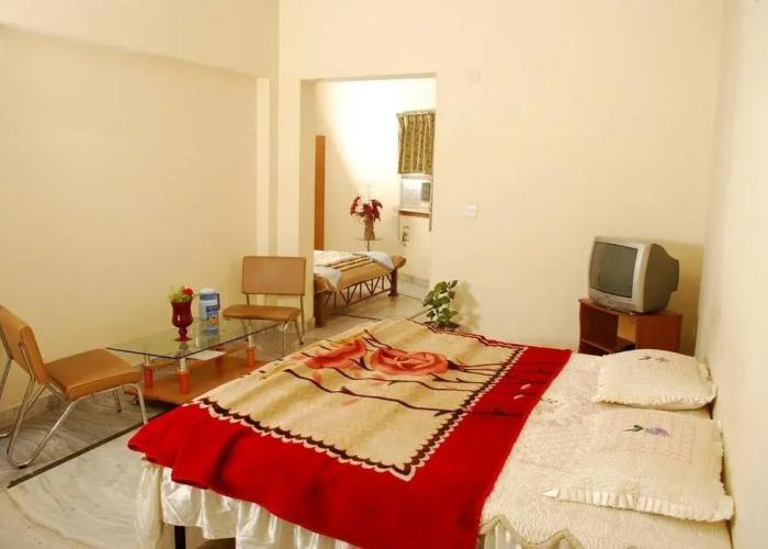 Chandra Pushp Palace
