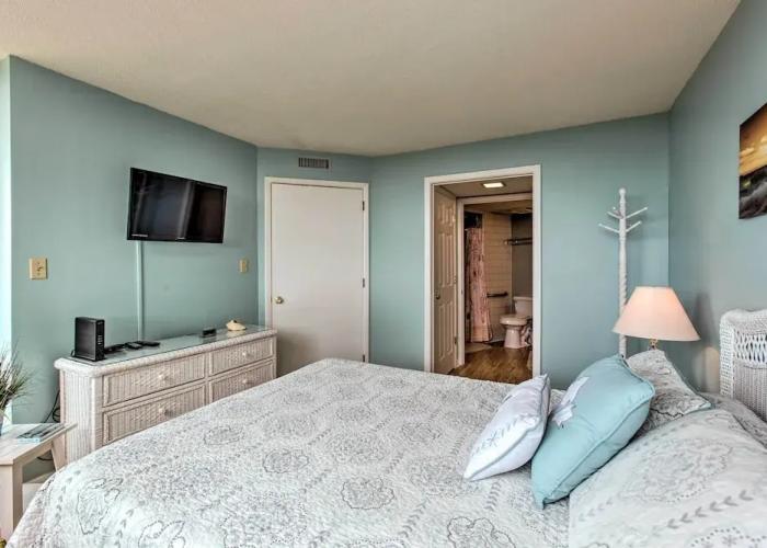 Sands Villa Resort Oceanfront Condo With Pools!