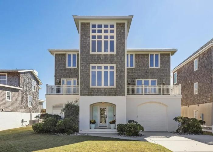 The Amadeus 5 Bedroom Home by RedAwning