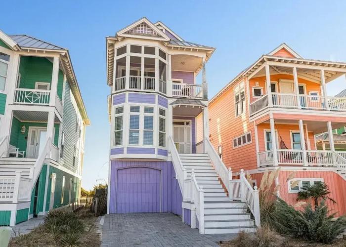 Dolphin Dreams 5 Bedroom Home by RedAwning