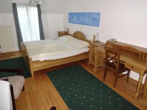 Hotel-Garni & Hostel Sandwirt
