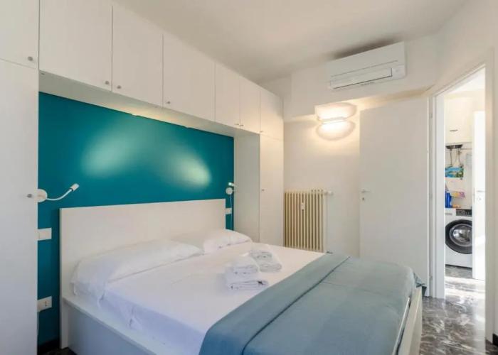 JOIVY Spacious Apt For 6, Near Train Station And Beach