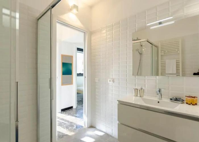 JOIVY Spacious Apt For 6, Near Train Station And Beach