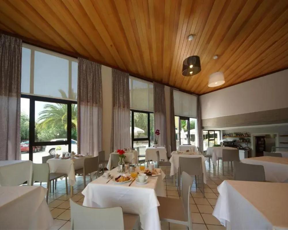 фото Hotel Saviola