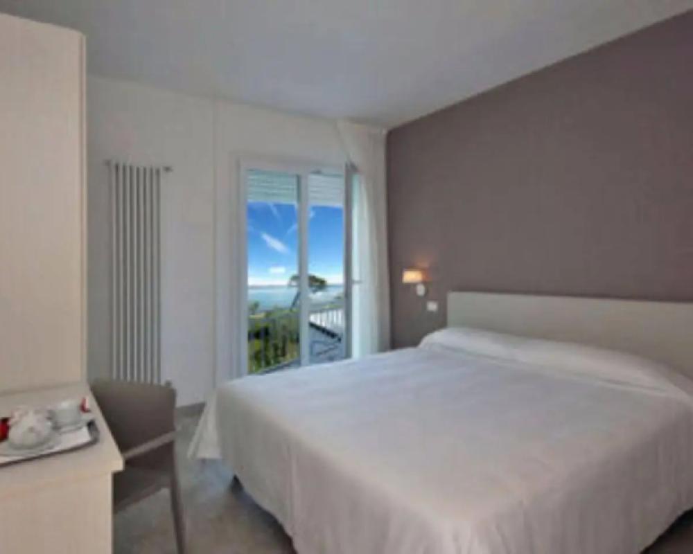 фото Hotel Saviola