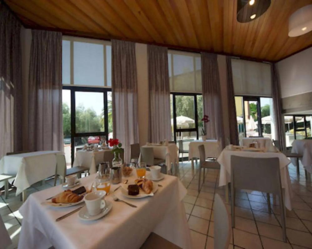 фото Hotel Saviola