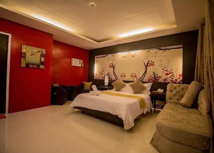 The Red Palm Suites and Restaurant