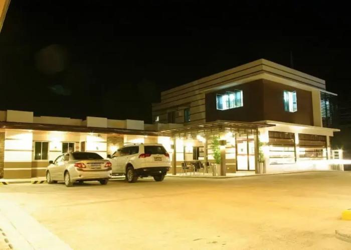 The Red Palm Suites and Restaurant