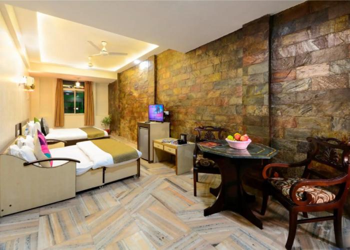 Hotel Ashish Palace