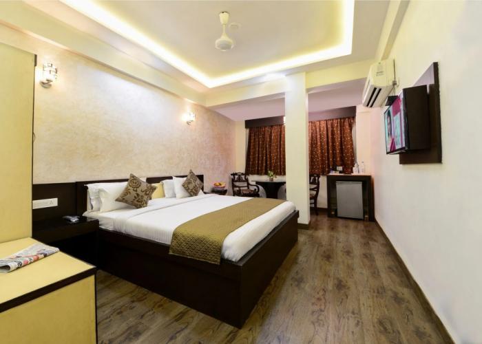Hotel Ashish Palace