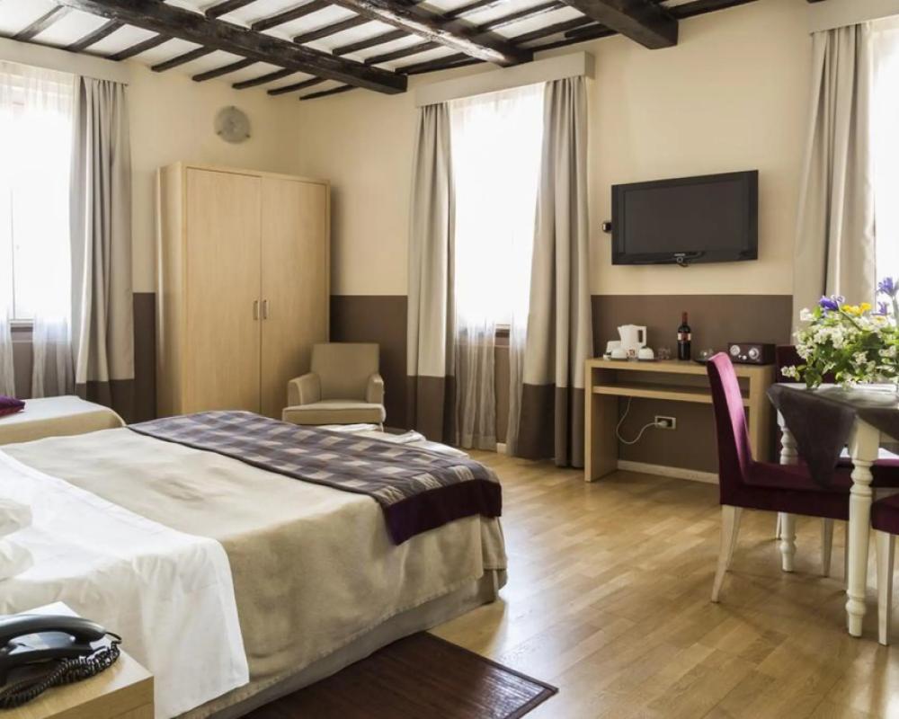 фото Hotel Alexander