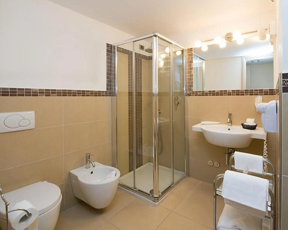 фото Hotel Alexander