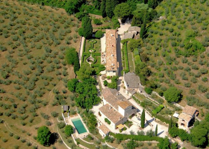 Relaxing Italian Home With Pool