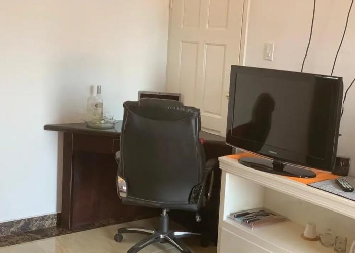 Chupaflor - Alexander Luxury & Executive Suites
