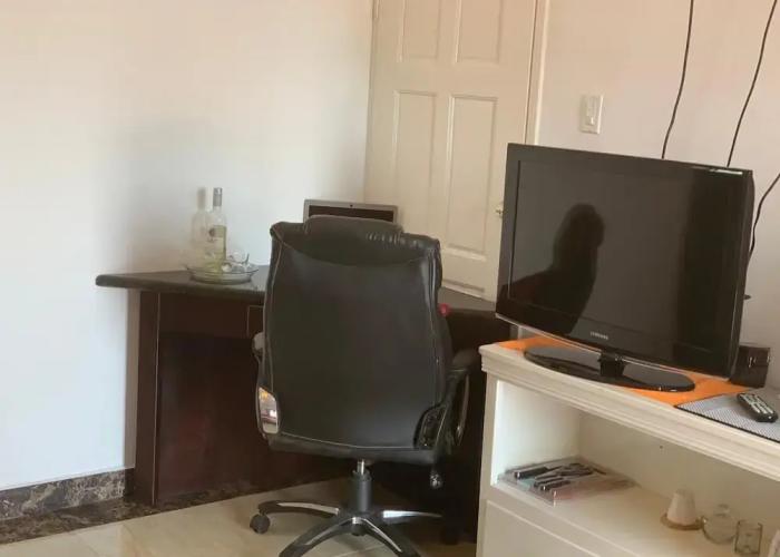 Chupaflor - Alexander Luxury & Executive Suites
