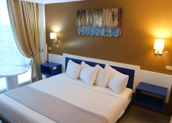 Golden Tree Hotel