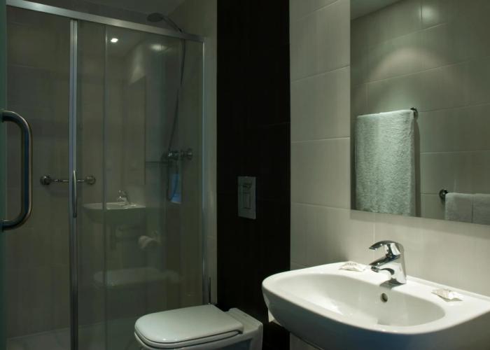 Hotel Genesis