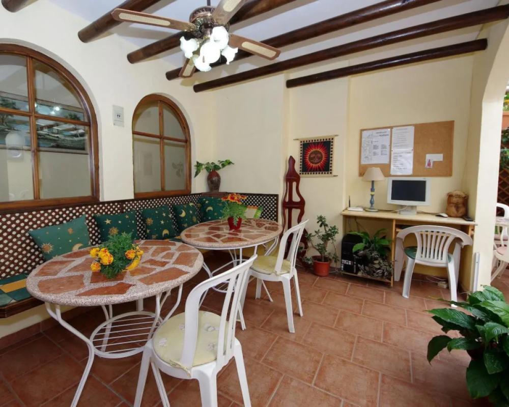 фото Hostal Azahara
