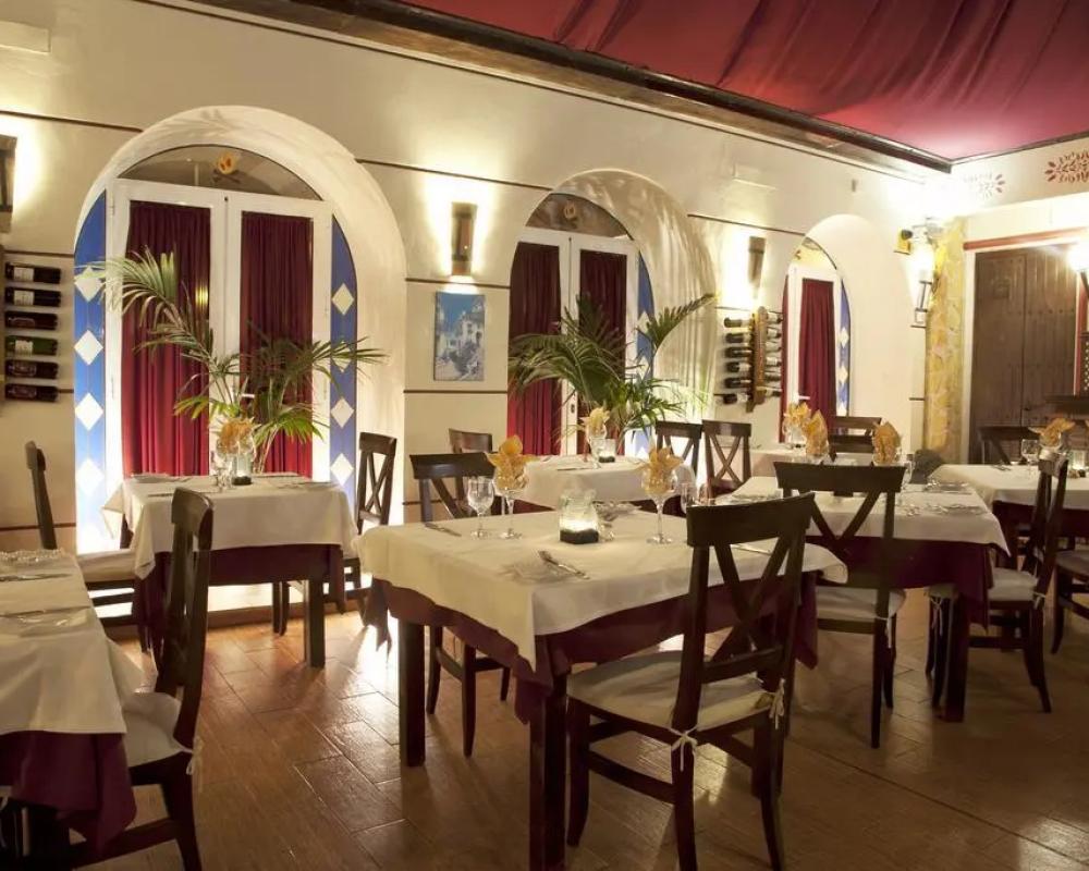 фото Hotel Los Arcos