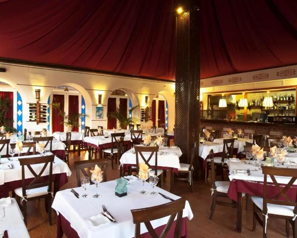 фото Hotel Los Arcos