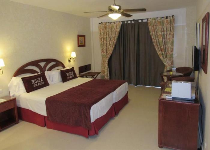 Hotel Los Arcos