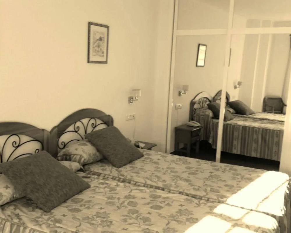 фото Hostal La Ermita