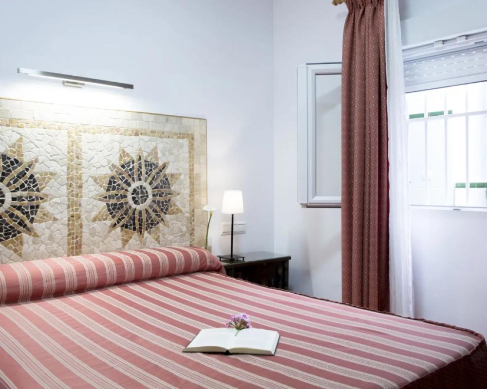 фото Hostal Alhambra