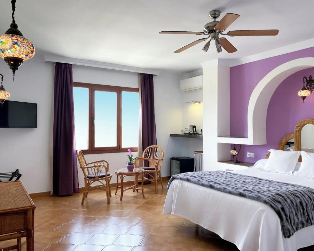 фото Hostal Alhambra