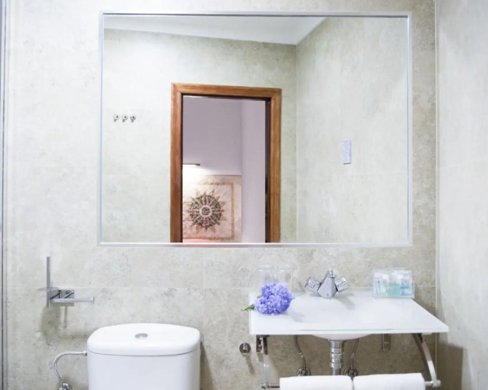 фото Hostal Alhambra