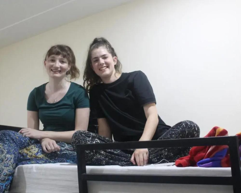 фото Bedweiser Backpackers Hostel