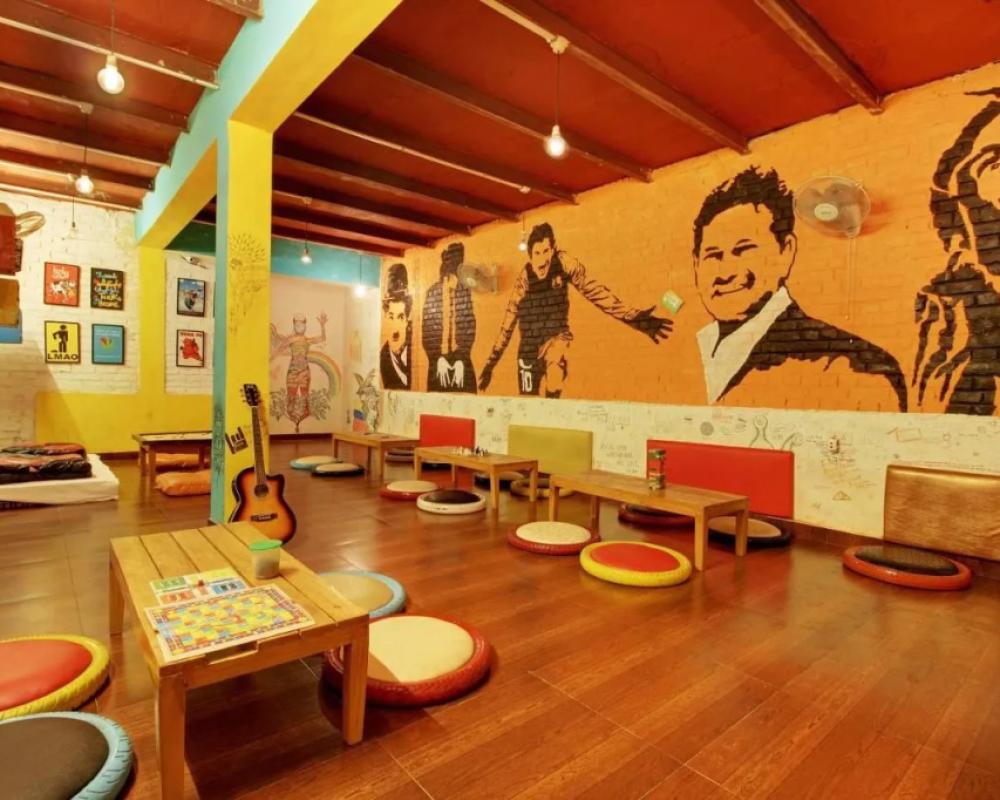фото Bedweiser Backpackers Hostel