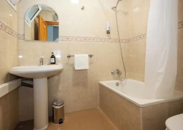 Naim Guest House Nerja