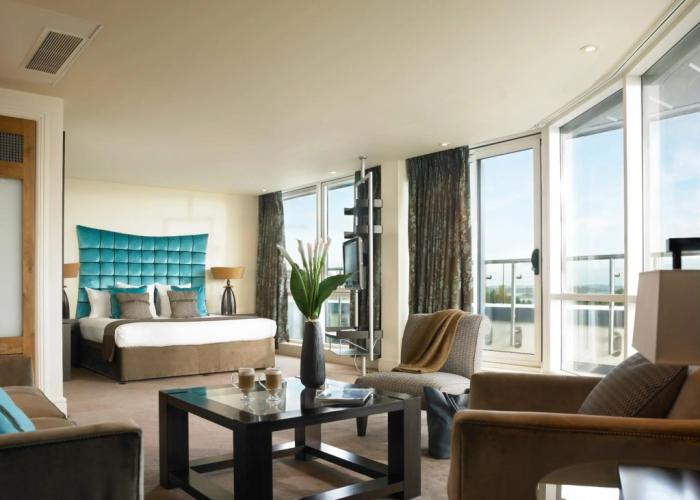 Hodson Bay Hotel