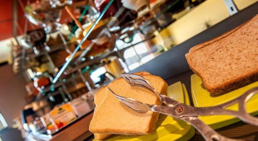 фото Brit  Hôtel Cahors Nord